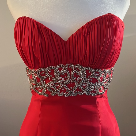 Red sirena dress - Picture 4 of 14